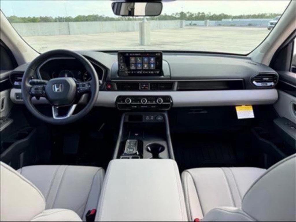 new 2025 Honda Pilot car, priced at $43,056