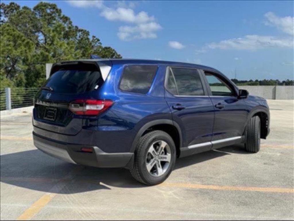 new 2025 Honda Pilot car, priced at $43,056