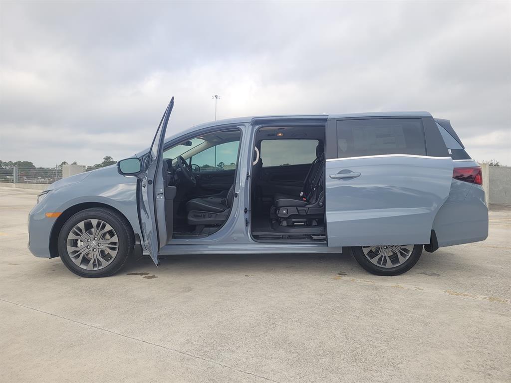 new 2026 Honda Odyssey car, priced at $50,940