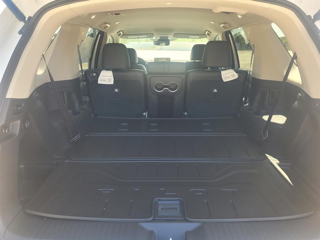 new 2025 Honda Pilot car, priced at $45,296