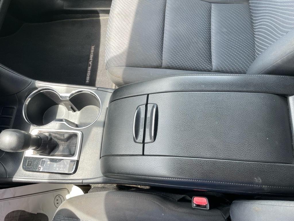used 2014 Toyota Highlander car, priced at $12,998