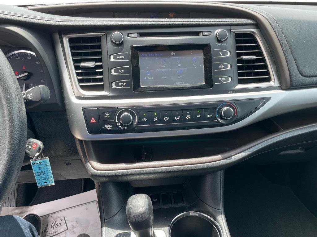 used 2014 Toyota Highlander car, priced at $12,998