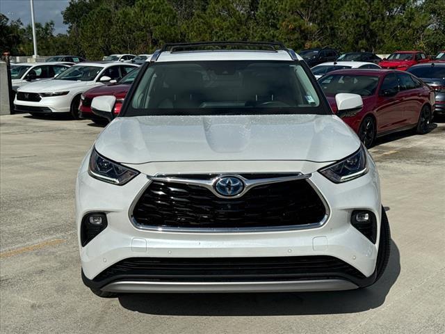 used 2022 Toyota Highlander Hybrid car, priced at $46,193