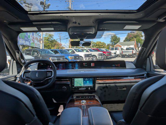 new 2025 Lincoln Navigator car, priced at $121,835