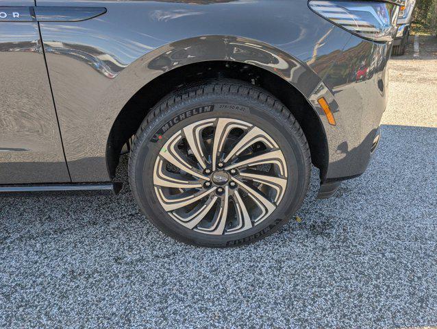 new 2025 Lincoln Navigator car, priced at $121,835