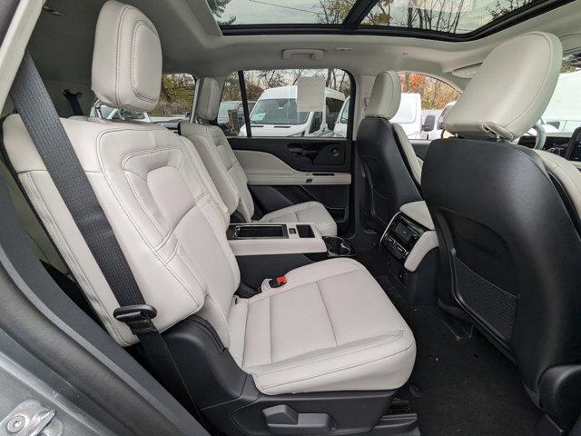 new 2025 Lincoln Aviator car, priced at $70,325