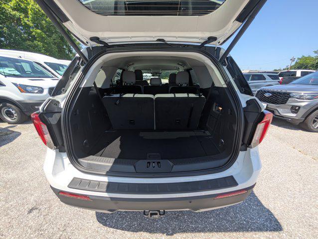 new 2025 Ford Explorer car, priced at $47,876