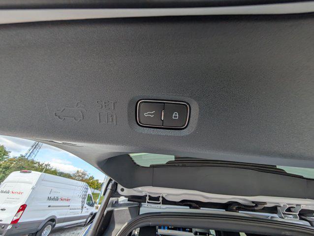 new 2025 Lincoln Navigator car, priced at $103,522