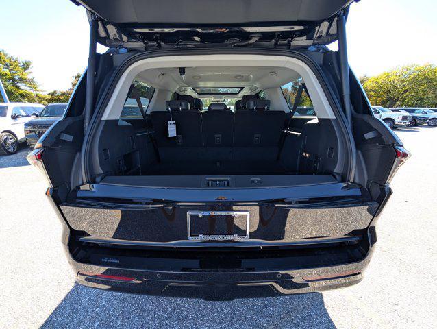 new 2025 Lincoln Navigator car, priced at $104,952