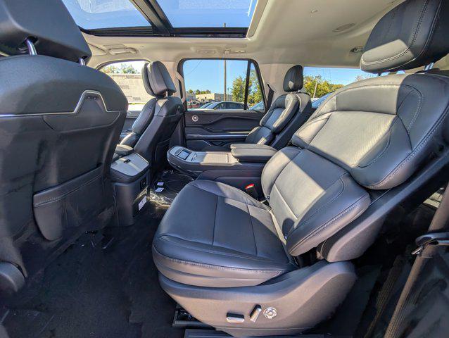 new 2025 Lincoln Navigator car, priced at $104,952