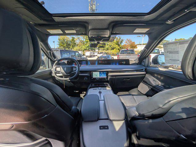 new 2025 Lincoln Navigator car, priced at $106,162