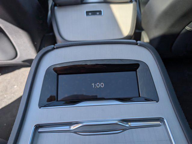 new 2025 Lincoln Navigator car, priced at $106,162