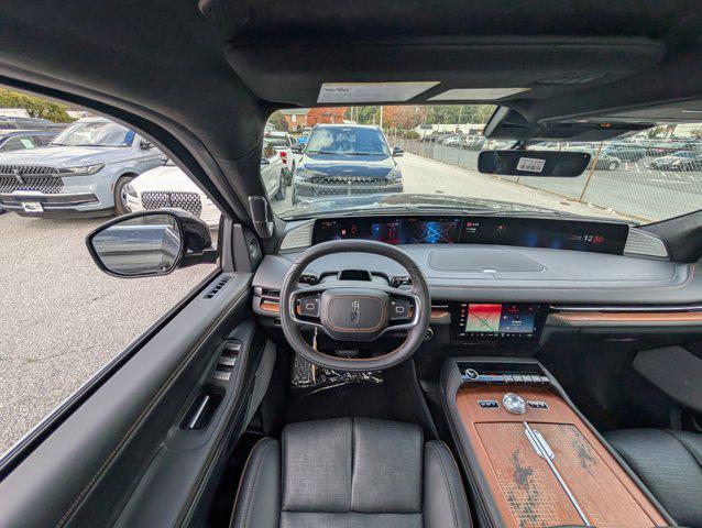 new 2025 Lincoln Navigator car, priced at $123,585