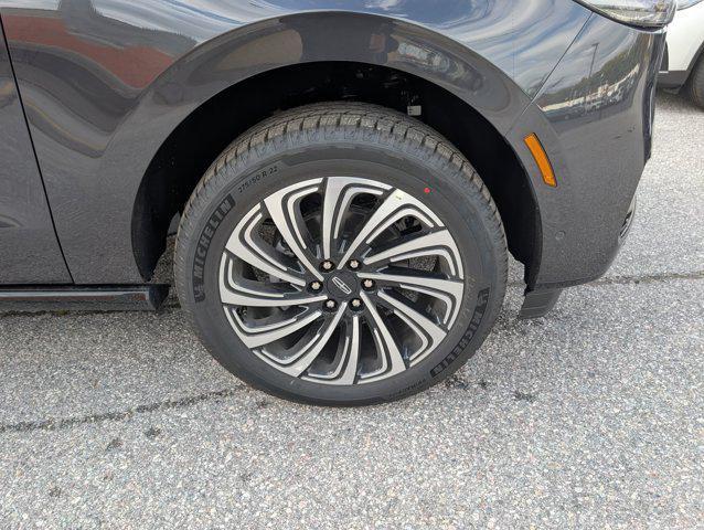 new 2025 Lincoln Navigator car, priced at $123,585