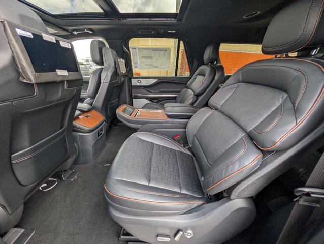 new 2025 Lincoln Navigator car, priced at $123,585