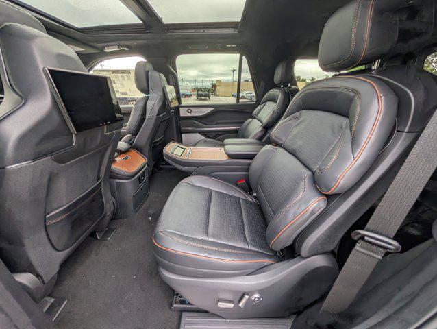 new 2025 Lincoln Navigator car, priced at $121,435