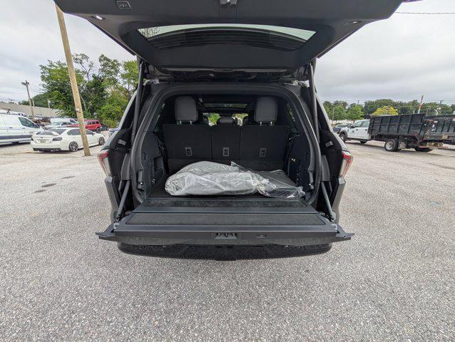 new 2025 Lincoln Navigator car, priced at $121,435