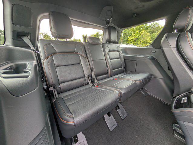 new 2025 Lincoln Navigator car, priced at $121,435