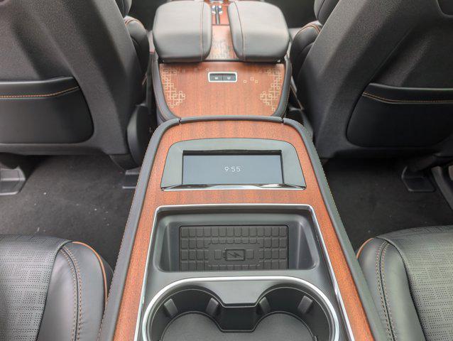 new 2025 Lincoln Navigator car, priced at $121,435