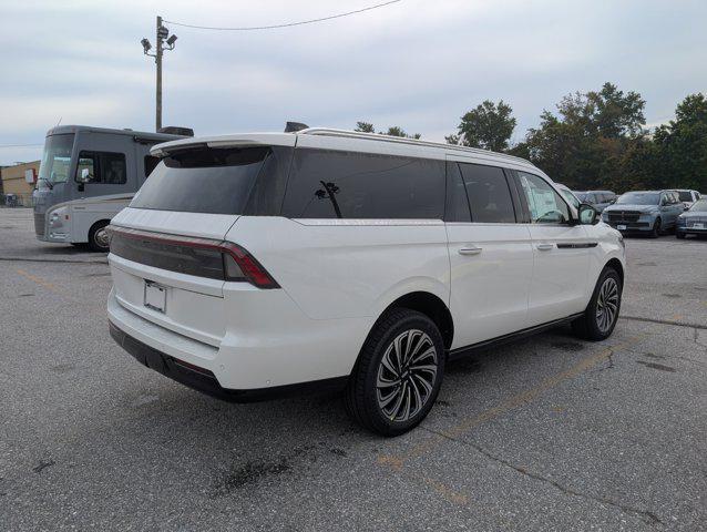 new 2025 Lincoln Navigator car, priced at $123,585