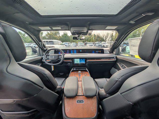 new 2025 Lincoln Navigator car, priced at $123,585