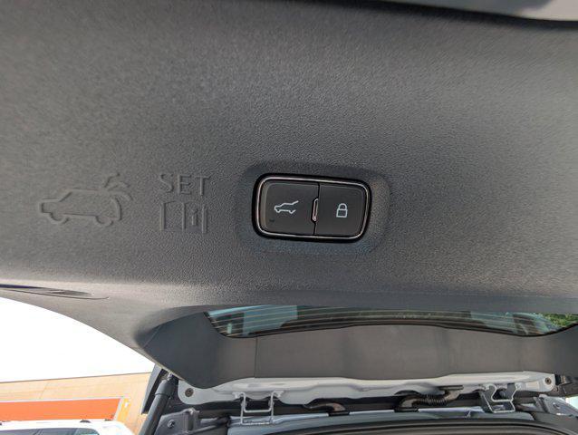 new 2025 Ford Expedition car, priced at $83,300
