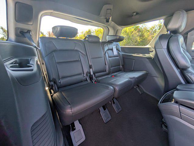 new 2025 Lincoln Navigator car, priced at $106,162