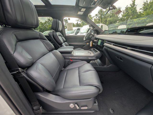 new 2025 Lincoln Navigator car, priced at $110,185