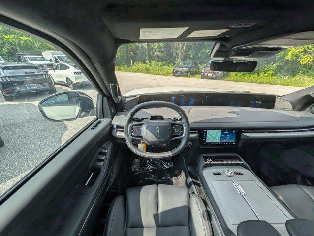 new 2025 Lincoln Navigator car, priced at $110,185