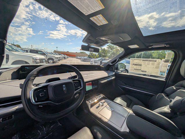 new 2025 Lincoln Navigator car, priced at $105,778