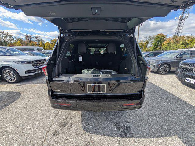 new 2025 Lincoln Navigator car, priced at $108,312