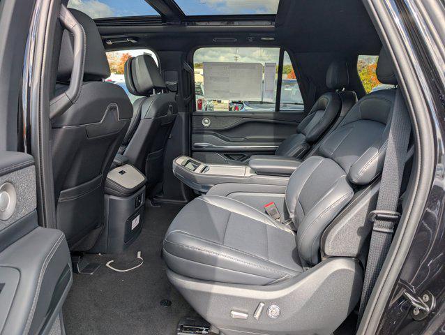 new 2025 Lincoln Navigator car, priced at $108,312