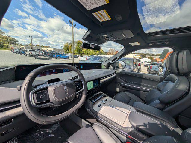 new 2025 Lincoln Navigator car, priced at $108,312