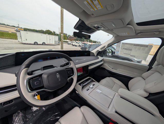 new 2025 Lincoln Navigator car, priced at $105,288