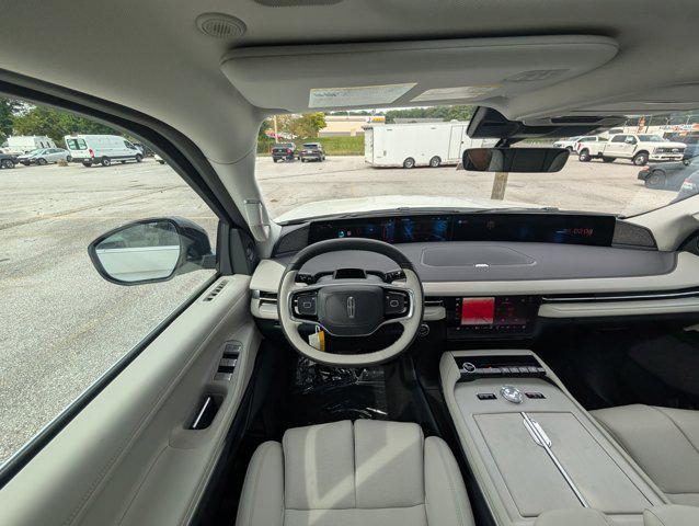 new 2025 Lincoln Navigator car, priced at $105,288
