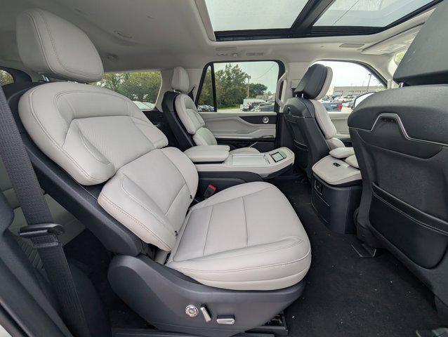 new 2025 Lincoln Navigator car, priced at $105,288