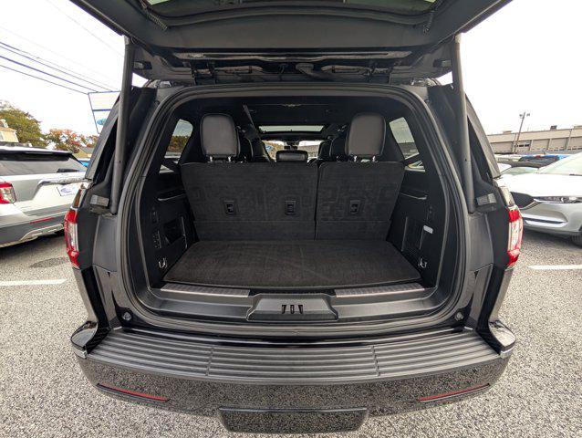 used 2020 Lincoln Navigator car, priced at $37,500