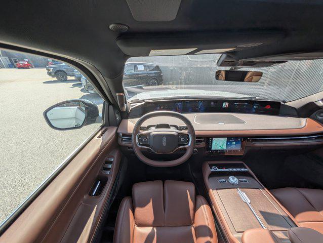 new 2025 Lincoln Navigator car, priced at $112,290