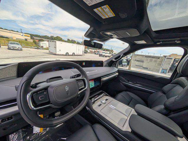 new 2025 Lincoln Navigator car, priced at $105,778
