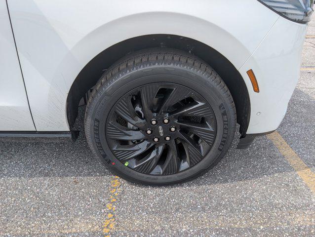 new 2025 Lincoln Navigator car, priced at $105,778