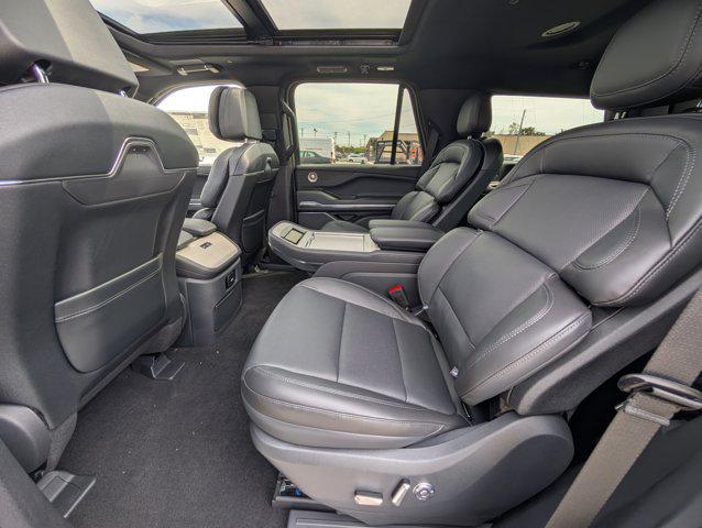 new 2025 Lincoln Navigator car, priced at $105,778