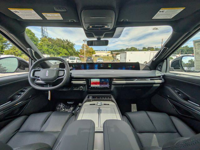new 2025 Lincoln Navigator car, priced at $105,778