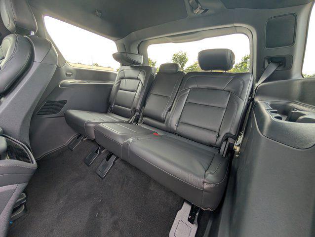 new 2025 Lincoln Navigator car, priced at $105,778