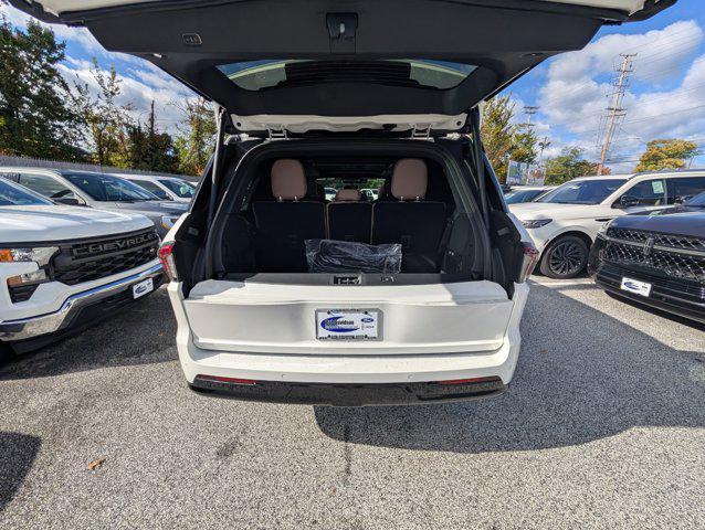 new 2025 Lincoln Navigator car, priced at $120,585