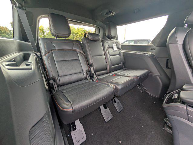 new 2025 Lincoln Navigator car, priced at $123,585