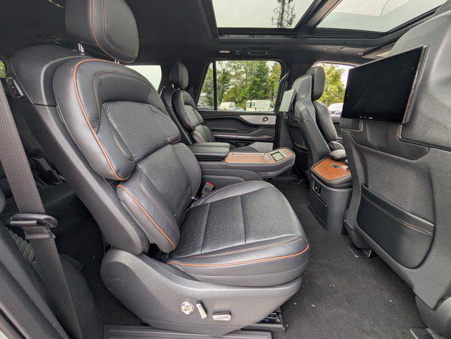 new 2025 Lincoln Navigator car, priced at $123,585