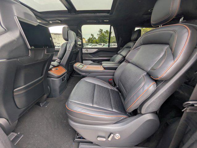 new 2025 Lincoln Navigator car, priced at $123,585