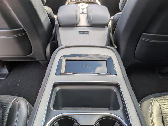 new 2025 Lincoln Navigator car, priced at $105,288