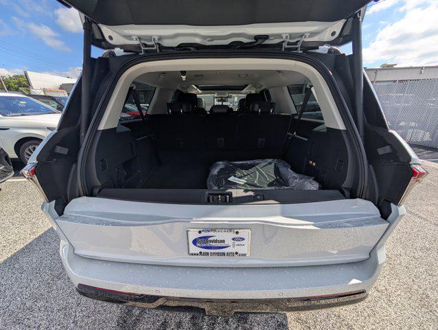 new 2025 Lincoln Navigator car, priced at $105,288