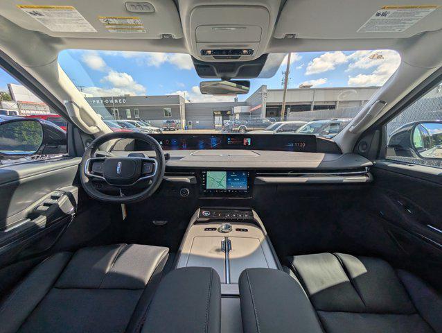 new 2025 Lincoln Navigator car, priced at $105,288